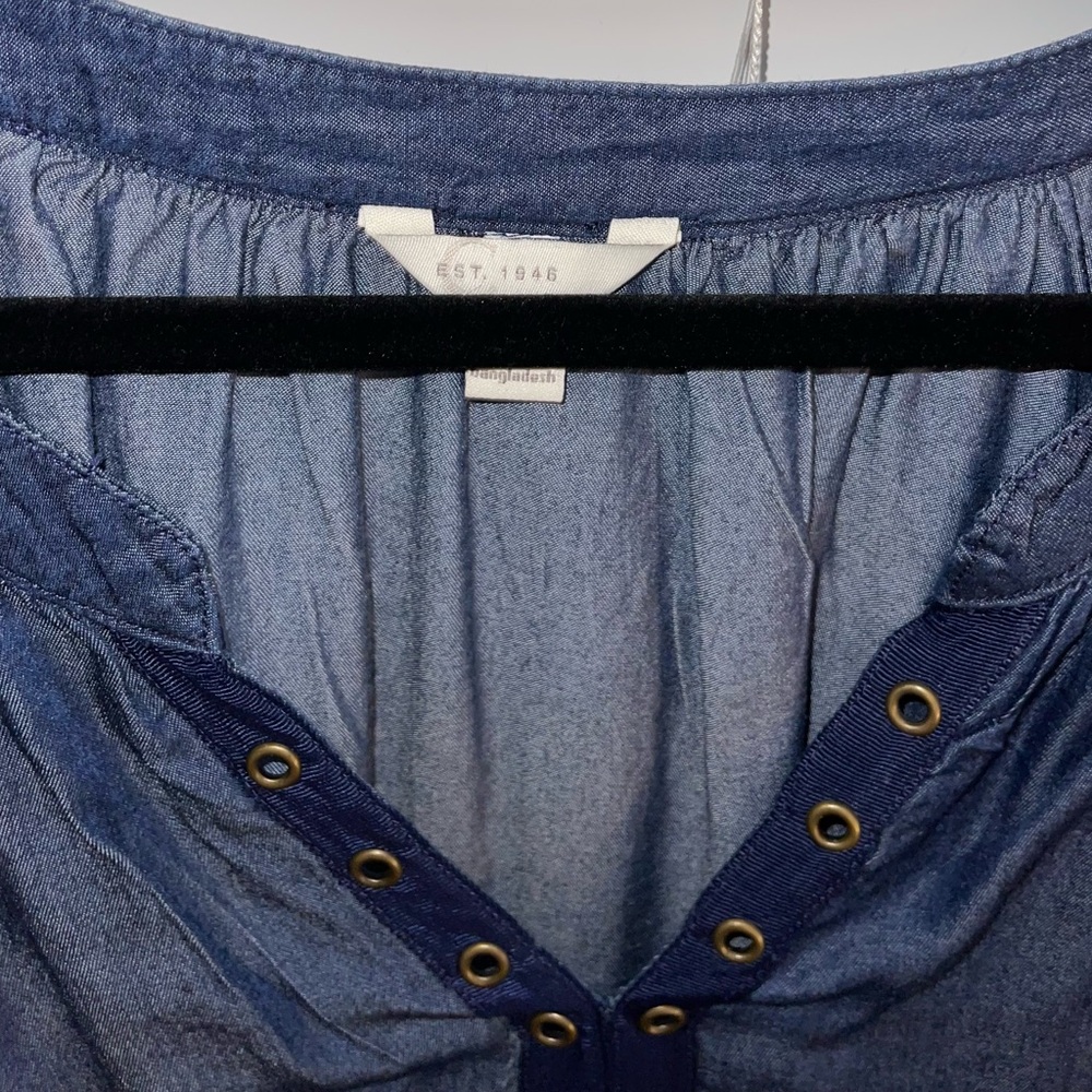 CATO Women’s Size 22/24 3/4 Denim Butterfly Sleeve Blouse - Picture 3 of 7